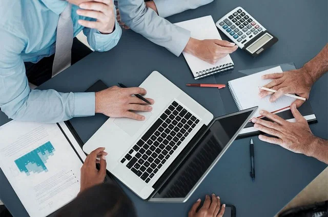 How to use blockchain for financial transaction management