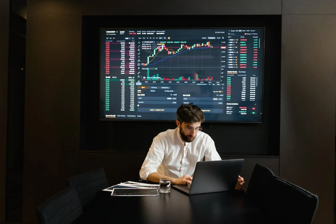 Questions to ask when interviewing a blockchain specialist